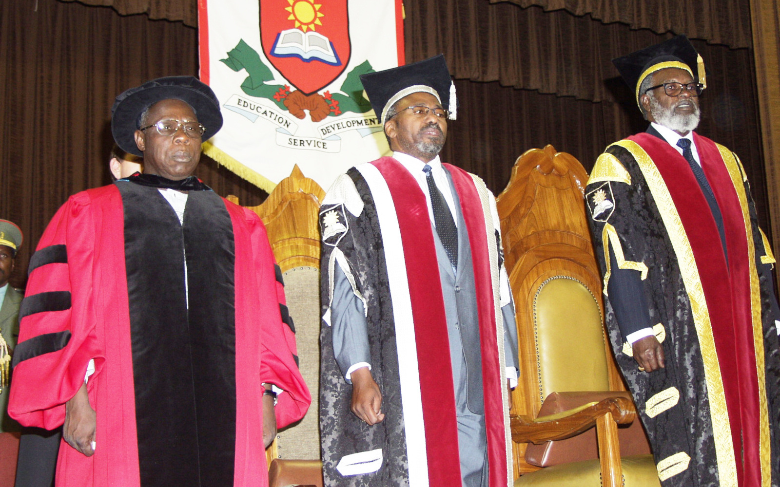 2002-Nigeria Pres Honory Degree(PIC3)